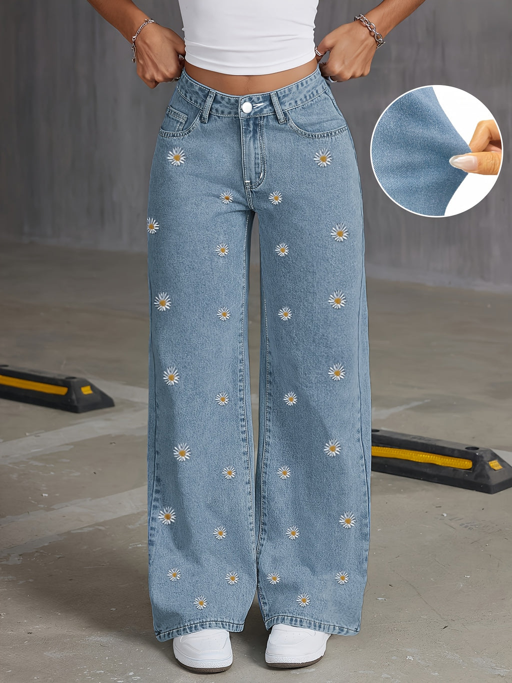 Jeans de cintura subida e perna reta com padrão elegante de margaridas bordadas | Corte oversized, para usar em todas as estações, ganga azul clara, fecho com botões