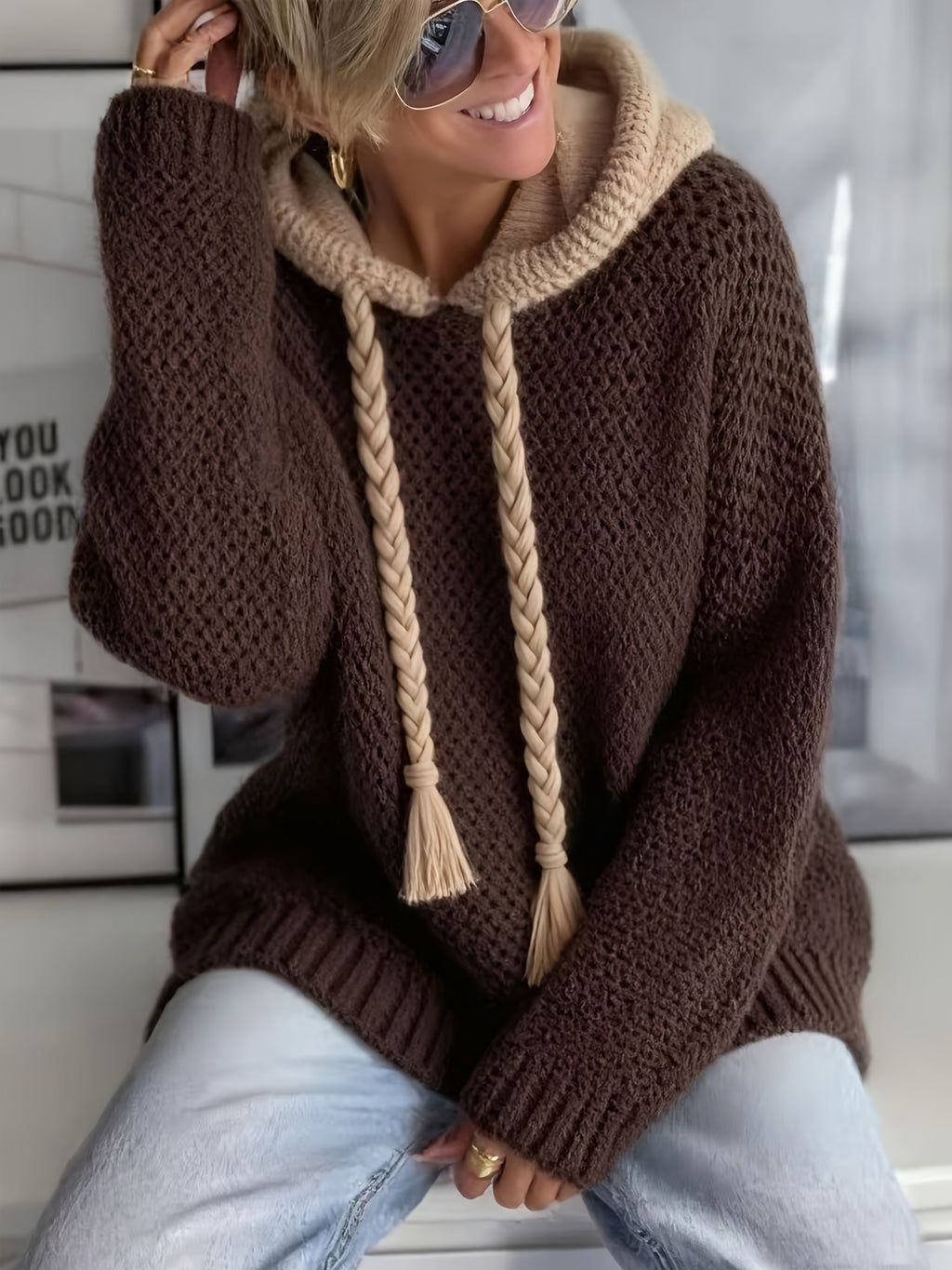 Blusa Feminina Elegante com Capuz - Suéter Semi-Transparente Macio e Detalhes de Franjas, Manga Longa Lavável na Máquina para Outono/Inverno, Casual ou Formal, Tecido Durável, Corte Relaxado