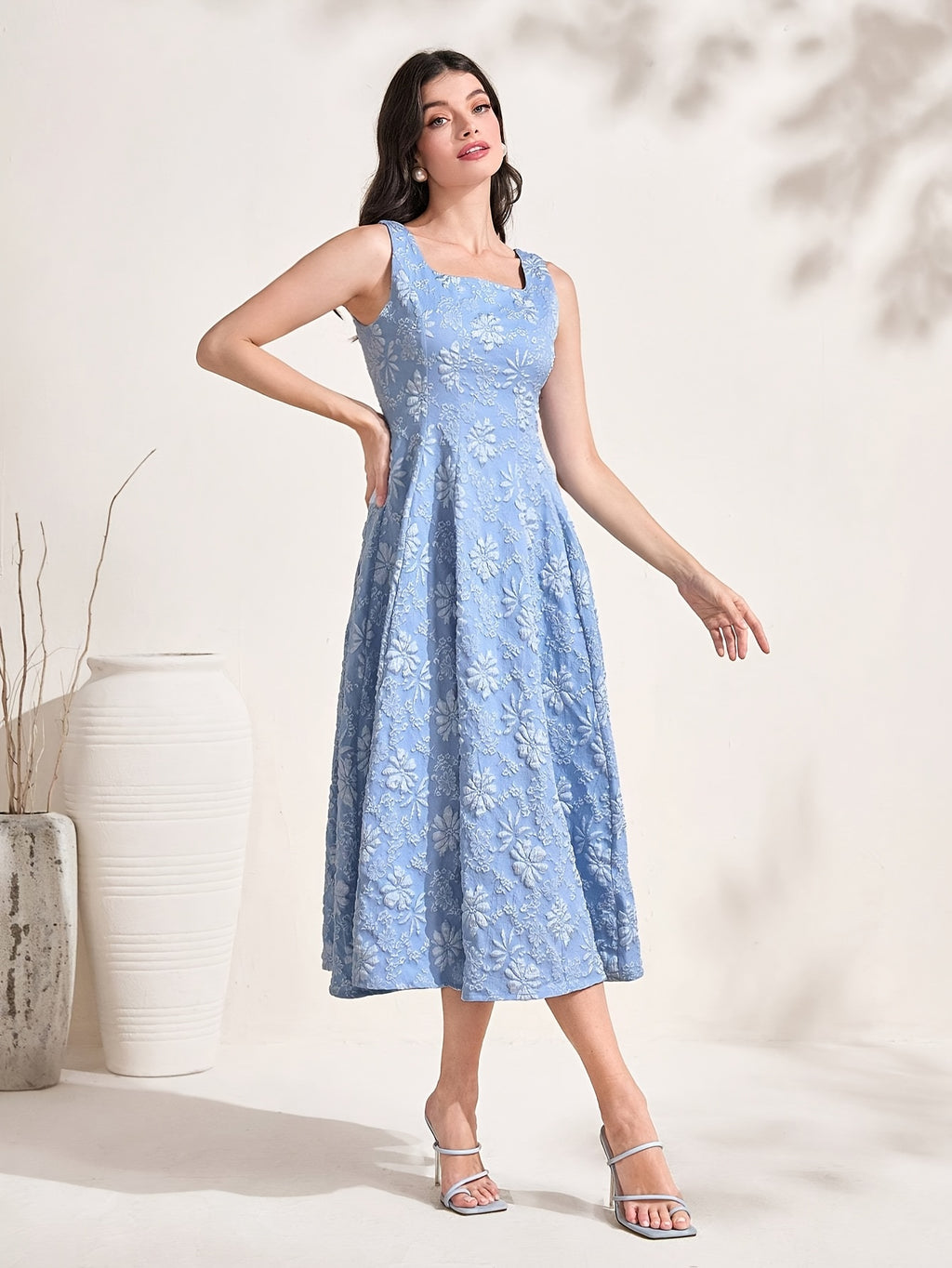 Vestido Maxi Sem Mangas Jacquard Floral Elegante para Mulheres - Decote Quadrado, Azul Claro com Padrões Florais Intricados, Perfeito para Férias de Primavera/Verão, Vestuário de Férias | Vestido com Estampa Floral | Decote Quadrado, Vestido Floral