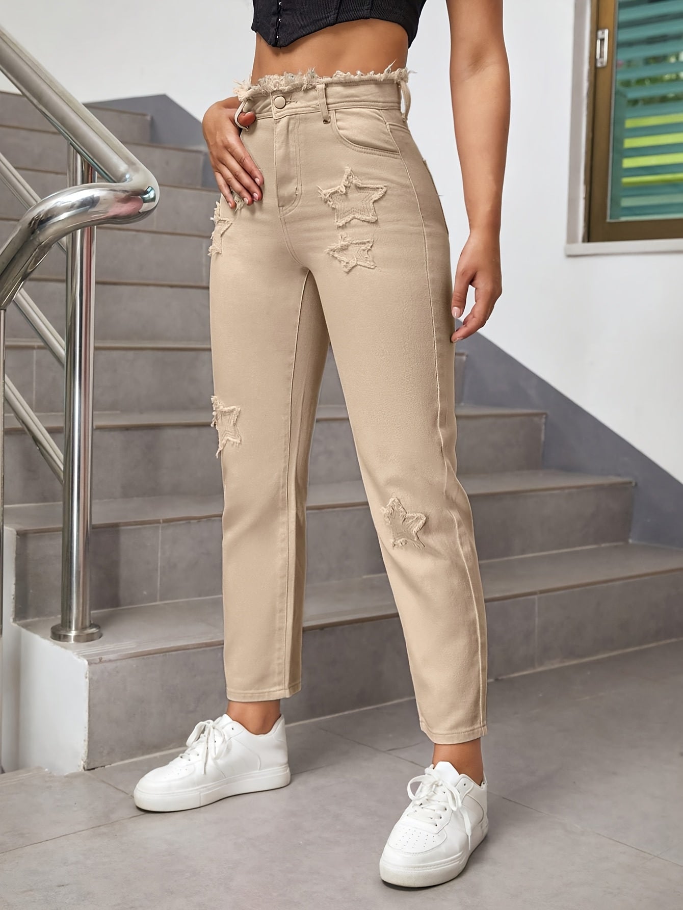 Calças Jeans Femininas de Cintura Alta com Remendos Estrelados Desgastado, Modelo Mom Fit e Ajuste Solto