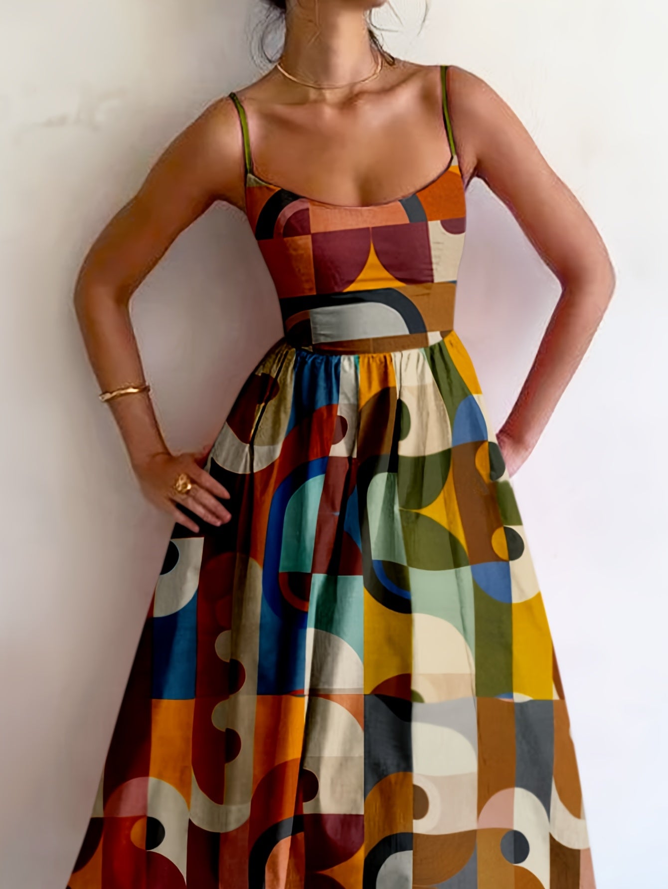 Vestido de alças finas ajustáveis com estampado geométrico retro colorido para férias boémias elegantes e jovens, com mangas curtas e comprimento médio, ideal para presente único e especial para o verão.