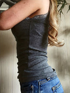 Top de alças sem mangas com estampado de borboletas e renda contrastante, Top de alças sem mangas Y2K para a primavera e o verão, Roupa feminina