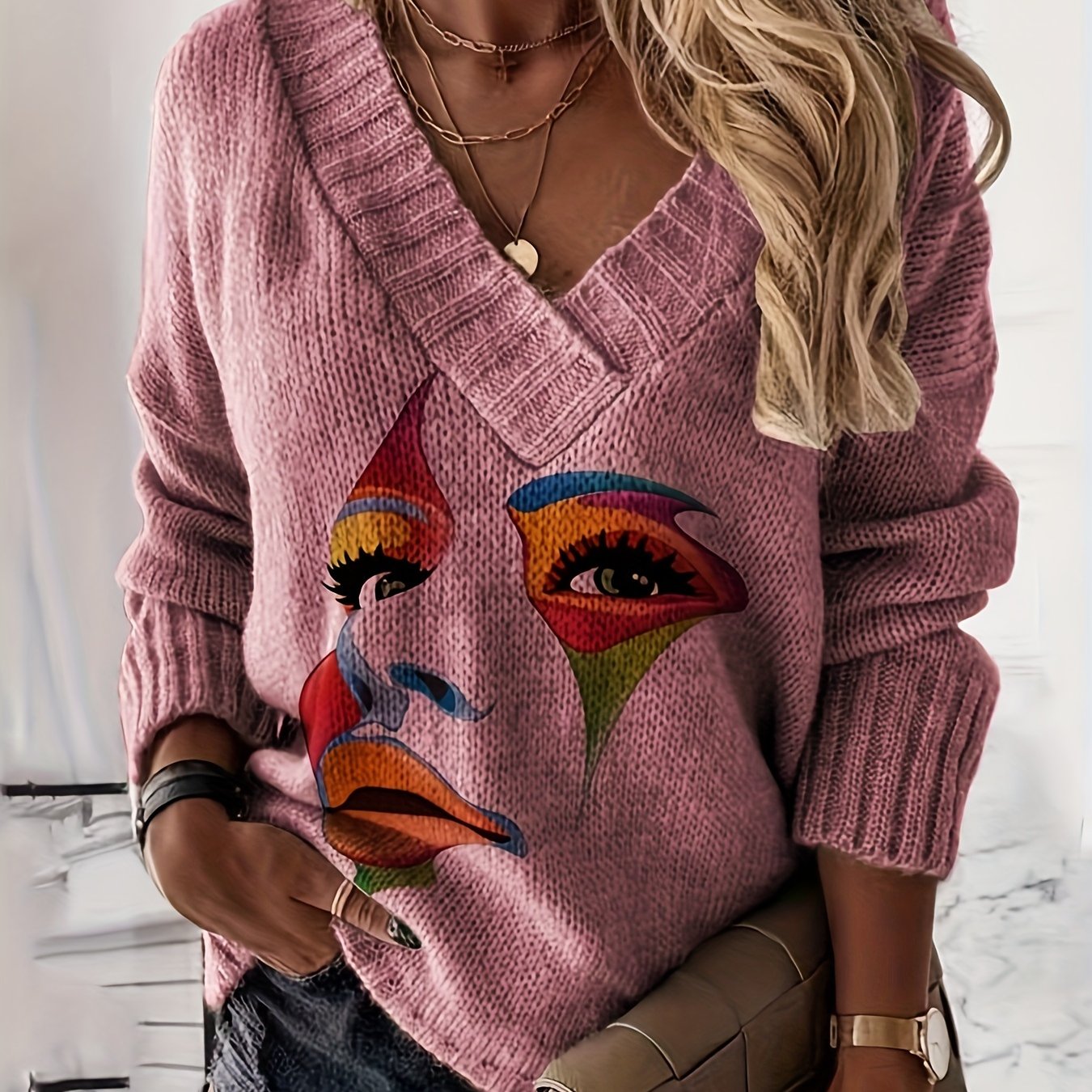 Stylish V-Neck Casual Blouse with Contrast Print