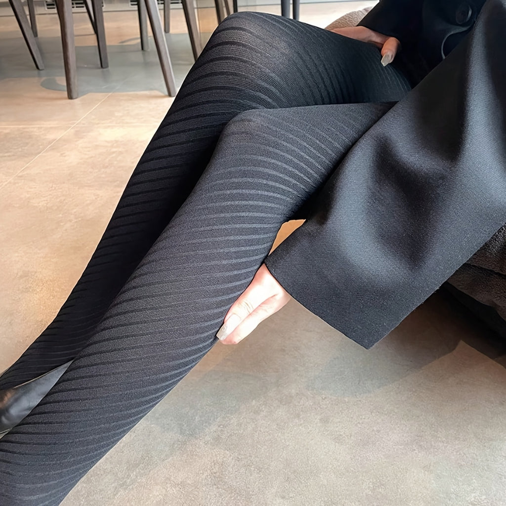 Meias-calças Femininas Estilo Japonês com Listras Inclinadas - Design Gradiente Ajustável Grosso e Fino, Preto e Cinza Carvão, Versáteis para Looks Casuais e Especiais, Leggings Modernas e Confortáveis