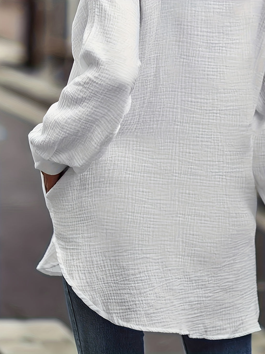 Tamanho grande - Roupas femininas de tamanho grande europeu e americano, camisas de manga comprida com bolsos para outono e inverno, camisas soltas de cor sólida com gola.