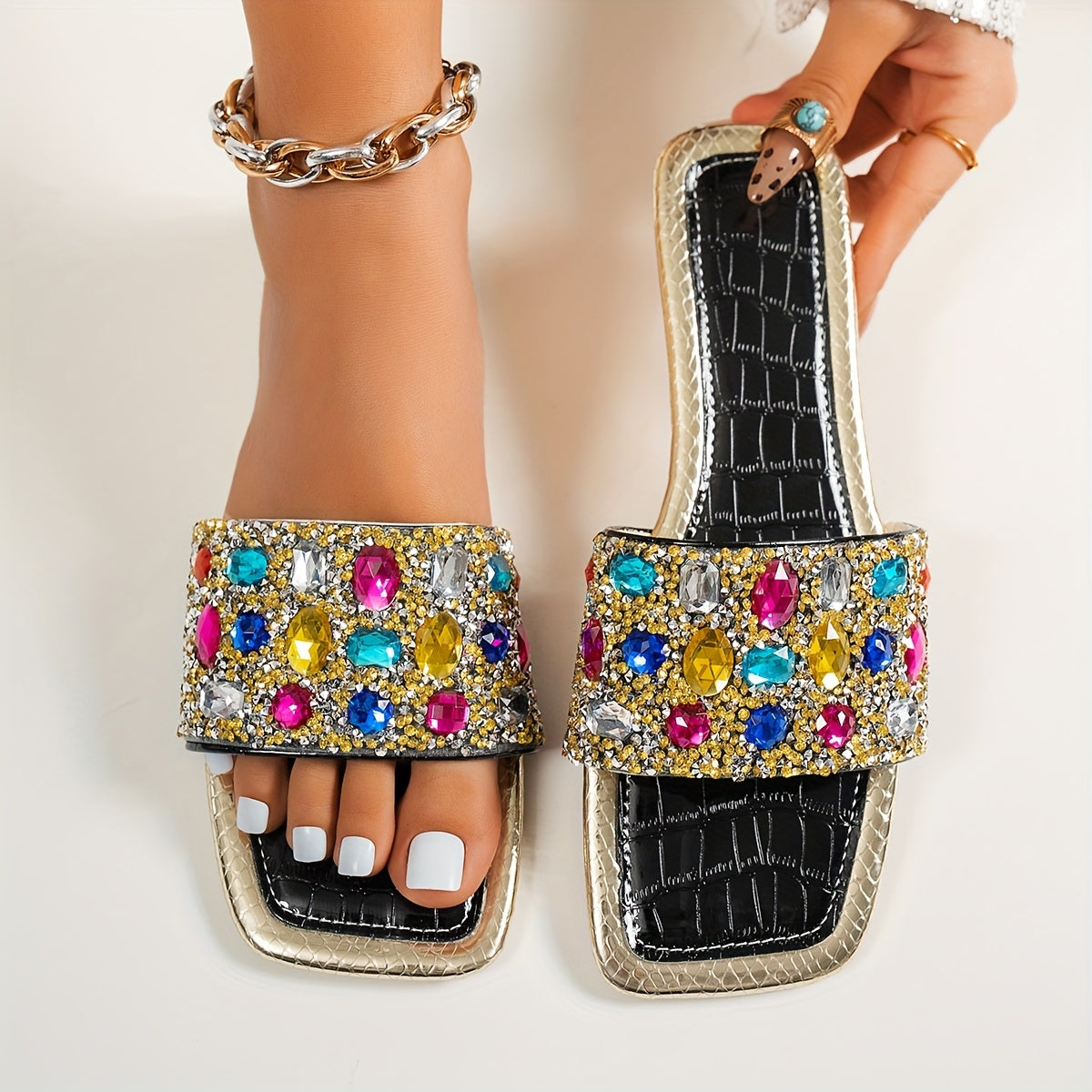 Sandálias Femininas Coloridas com Strass - Elegantes Sandálias de Dedo Aberto para o Verão com Design de Pedras Preciosas Vibrantes, Chinelos Casuais Confortáveis para Festas e Eventos ao Ar Livre, Calçados de Praia | Sandálias Vibrantes | Decorações com Pedras Preciosas, Sandálias Femininas