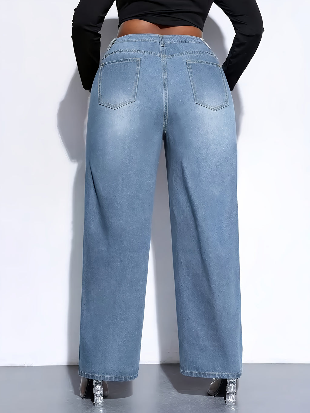 Calças Jeans Plus Size de Cintura Alta e Perna Larga - Azul Claro, Denim Vintage Lavado Ajustado com Elástico, Calça Longa Reta Solta com Alças para Cinto e Lavável na Máquina para Looks Casuais e do Dia a Dia