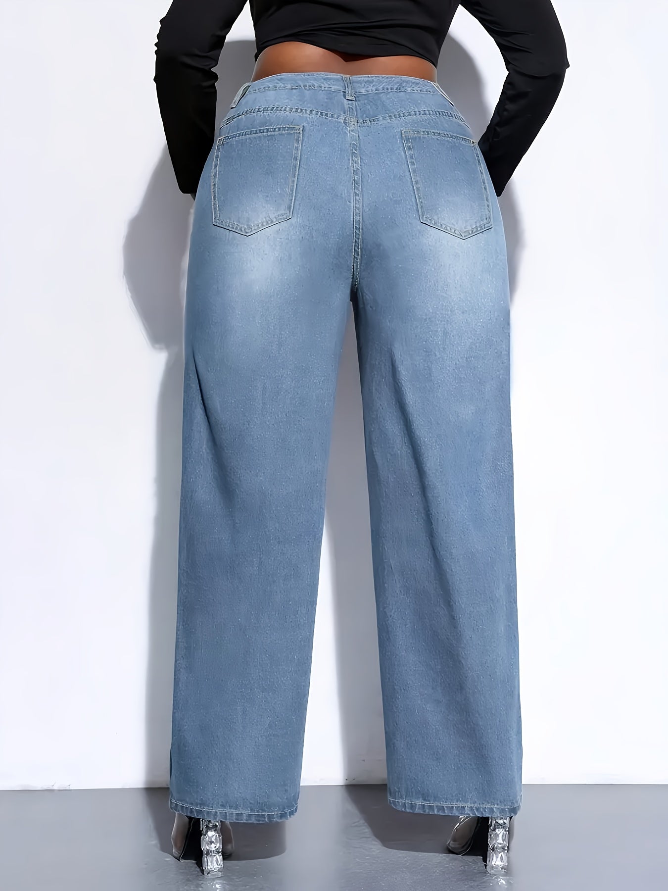 Calças Jeans Plus Size de Cintura Alta e Perna Larga - Azul Claro, Denim Vintage Lavado Ajustado com Elástico, Calça Longa Reta Solta com Alças para Cinto e Lavável na Máquina para Looks Casuais e do Dia a Dia