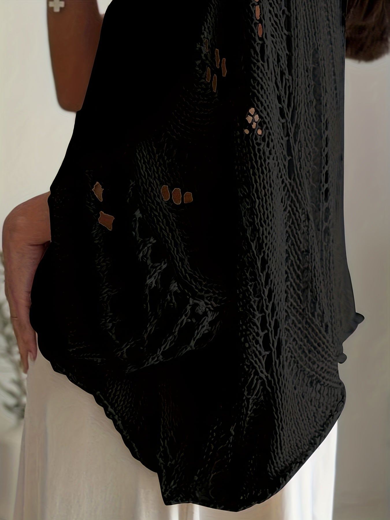 Plus Size, Top Casual Feminino com Recorte Geométrico e Manga 3/4 - Cobertura Protetora Solar Solta para Primavera/Verão, Roupa de Praia Translúcida e Respirável, Camada de Proteção Solar, Estampa Crochê, Tecido Lavável à Mão, Elasticidade Média