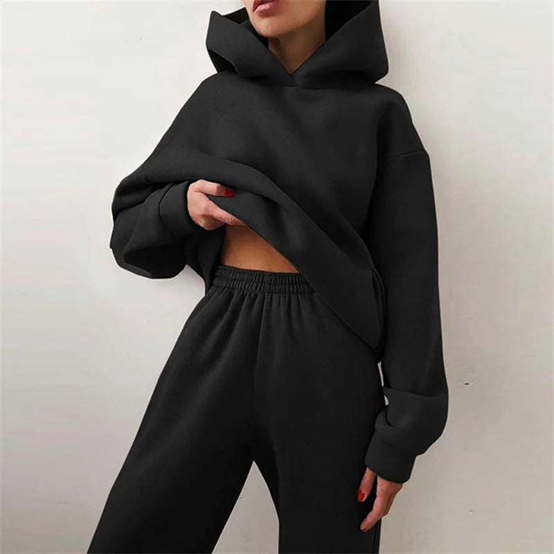 Effortless Elegance: Women's Minimalist Tracksuit Set