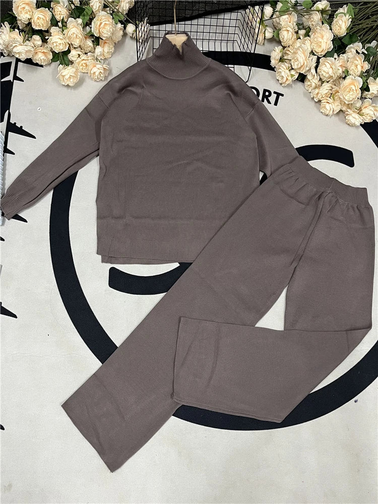 Elegant Minimalist Women's Knitted Tracksuit Set