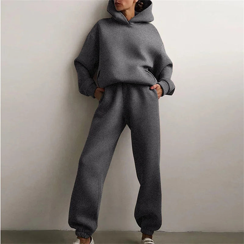 Effortless Elegance: Women's Minimalist Tracksuit Set