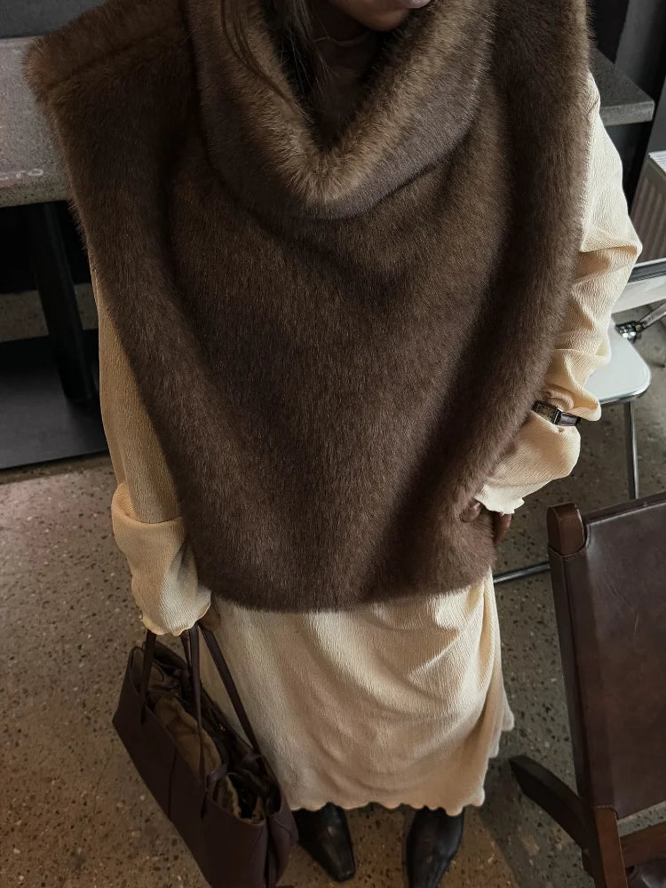 Chic Brown Faux Fur Vest Women's Casual Loose Fit Sleeveless Winter Warm Crop Waistcoat Lady High Street Thick Outerwear 2025