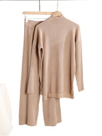 Elegant Minimalist Women's Knitted Tracksuit Set