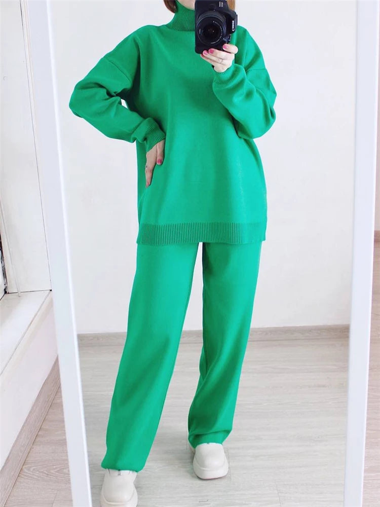 Elegant Minimalist Women's Knitted Tracksuit Set