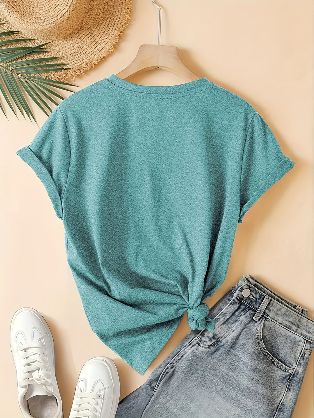 Camiseta de Natal para Amigas Mulheres, Impressão de Personagem de Desenho Animado de Chapéu de Natal, Estilo Clássico de Filme dos Anos 90 da Warner Bros., Estilo Retro Versátil para Férias e Viagens, Disponível em Múltiplas Cores S-XXL, Item de Presente para Dia do Professor, Camiseta de Professor para Mulheres, Camiseta de Professor Azul Royalty, Camiseta de Professor para Mulheres, Camiseta Engraçada de Amizade para Mulheres, Série de TV de Amizade, Artigo de Série de Amizade para Mulheres