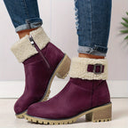 Botas Femininas de Cano Curto, Clássicas e Confortáveis. Botas de Inverno em Cores Quentes: Caqui, Preto e Bege. Botas de Cor Sólida, Forradas com Fleece, Aumentam a Altura e Antiderrapantes, Leves, com Bico Redondo Fofo. Gola Macia e Peluda. Botas Femininas Estilosas para Outono/Inverno, Inspiradas