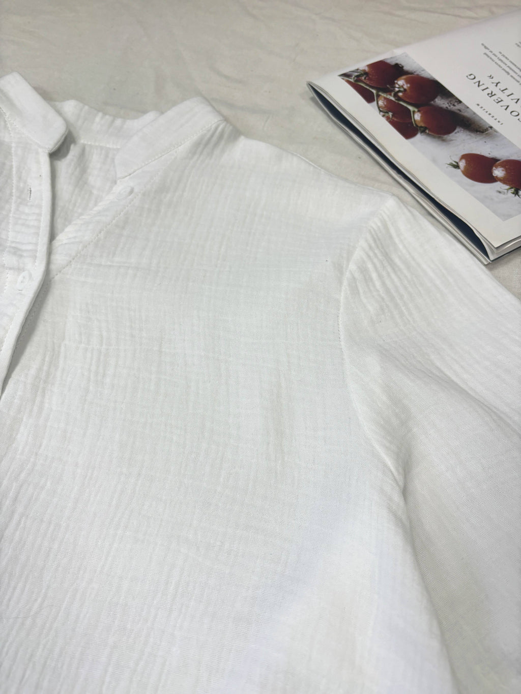 Tamanho grande - Roupas femininas de tamanho grande europeu e americano, camisas de manga comprida com bolsos para outono e inverno, camisas soltas de cor sólida com gola.