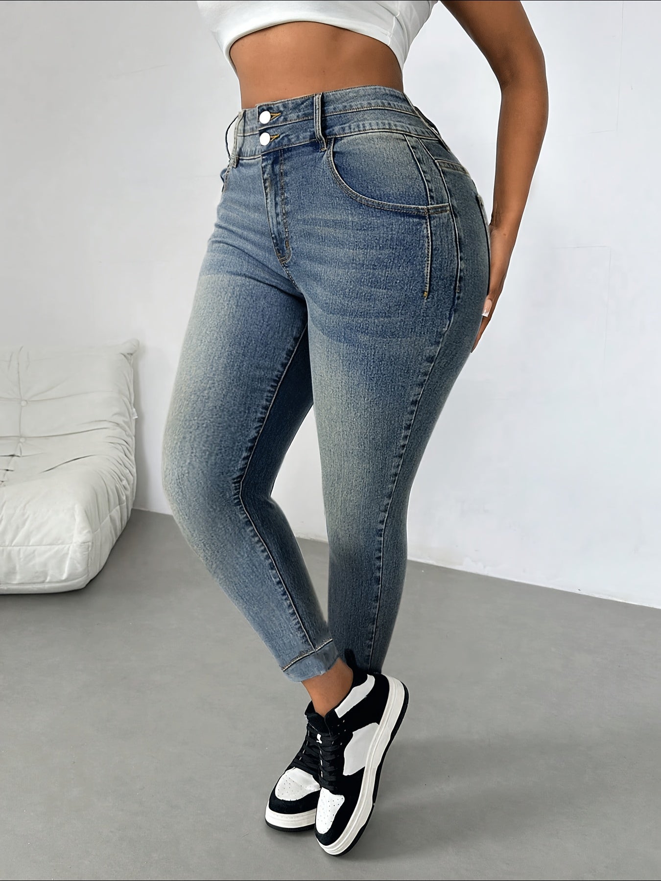 Jeans Elásticos Slim-Fit para Mulher - Estilo Elegante e Justo para o Outono, Perfeitos para Saídas Casuais, Calças de Ganga Elásticas de Cintura Subida.