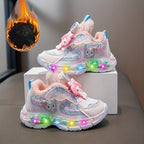 Tênis Brilhantes com Asas Iluminadas para Meninas - Fivelas Giratórias e Solas Luminosas - Sapatos de Inverno Baixos e Quentes Rosa/Branco, PU, para Corrida ao Ar Livre, Presentes de Natal ('Botas Mágicas para Caminhar')