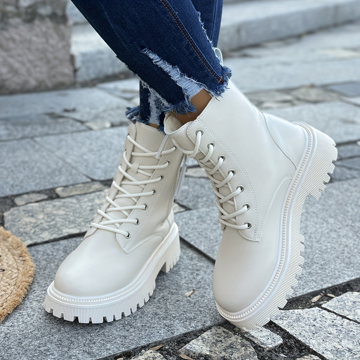 Botas de tornozelo com atacadores de inverno para mulheres com fecho lateral - Fácil de calçar/descalçar, sola de PVC antiderrapante, bico redondo e salto plano - Botas elegantes pretas e brancas para o dia a dia, escritório, eventos formais - Calçado para o frio para mulheres, botas de inverno para senhoras, calçado para o dia a dia, design de botas elegante, sola de PVC durável, vestuário de escritório, calçado elegante, forro confortável, mulheres conscientes da moda