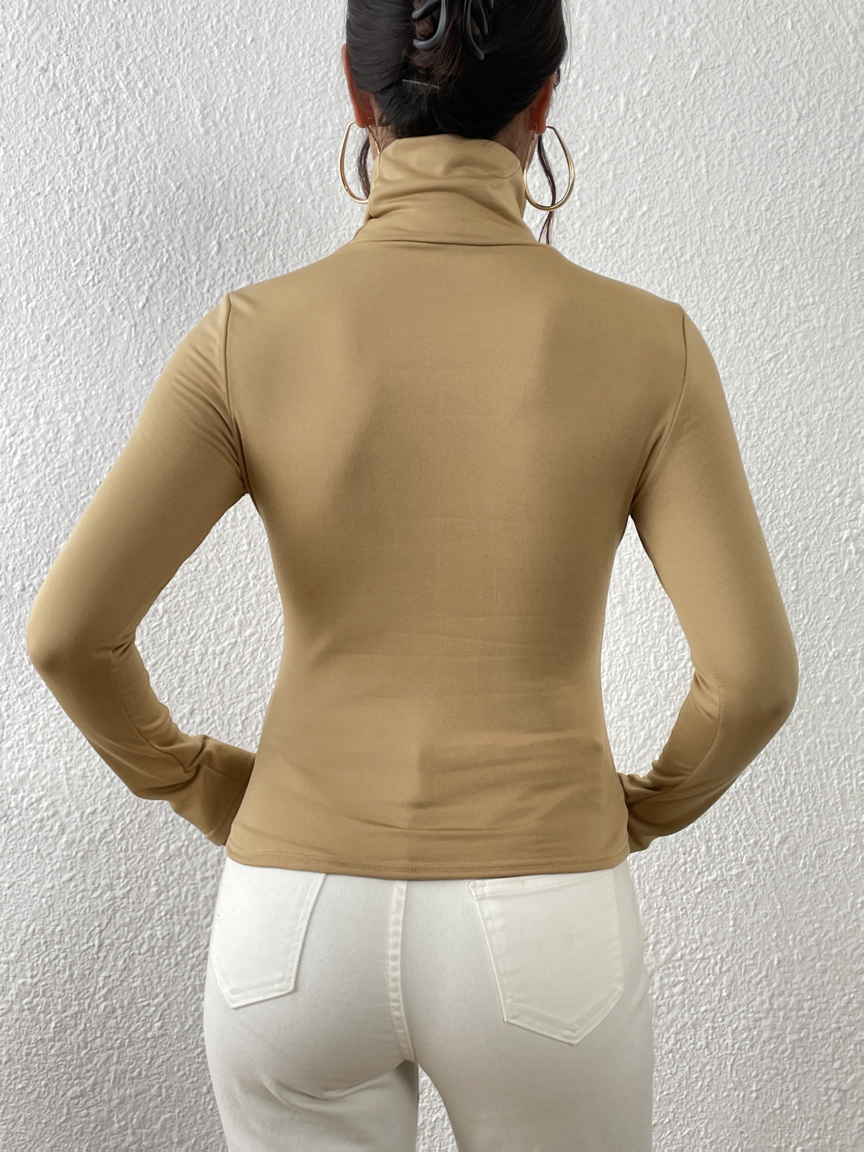 Top de corte alto de manga comprida para mulher - Mistura de poliéster preto elástico, corte casual chic com detalhe de botão, perfeito para outono/inverno, top casual chic|Estilo minimalista|Mistura de poliéster