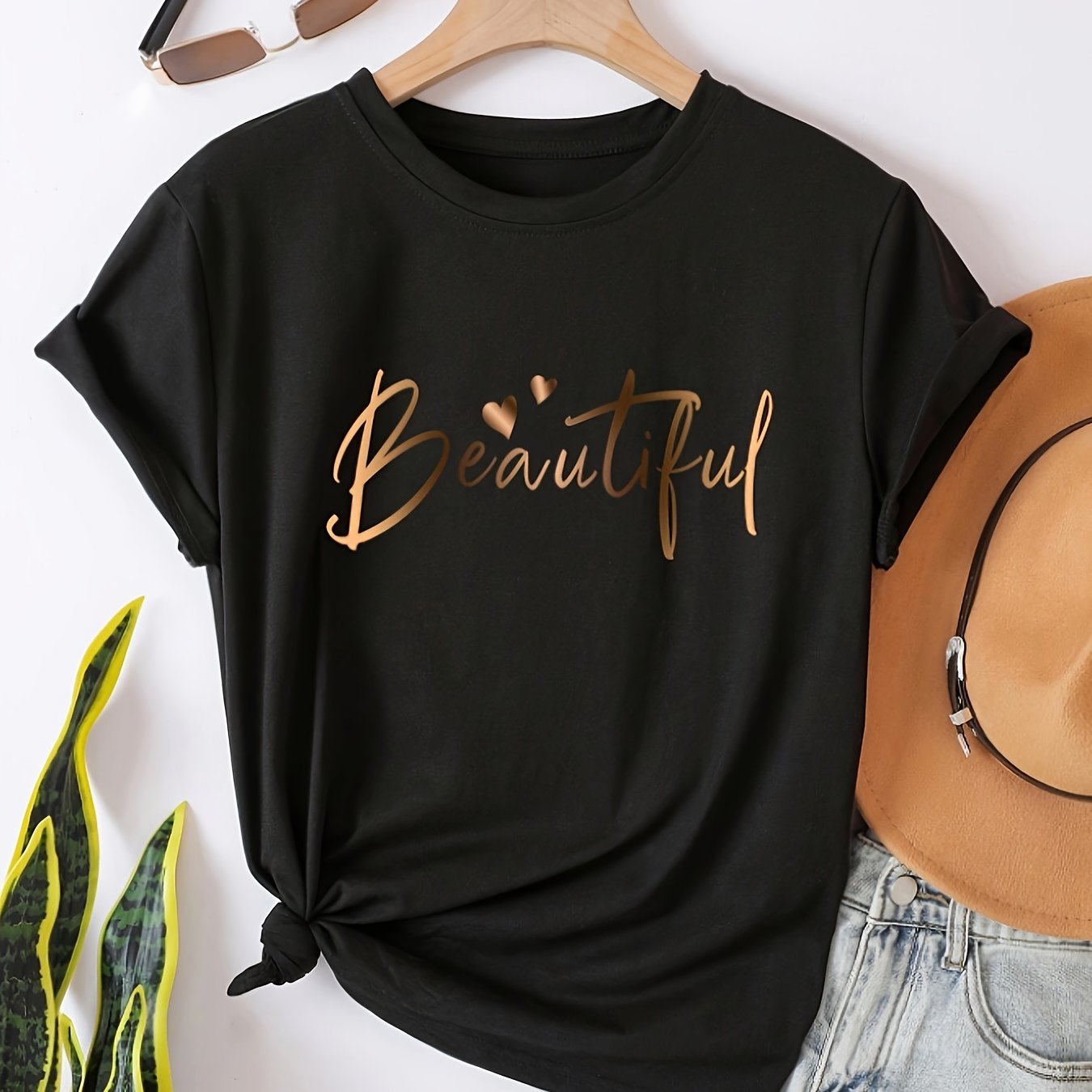 Chic Heart Print Women's T-Shirt - Effortless Elegance