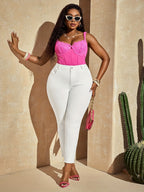 Jeans Cropped Justos de Cintura Subida Brancos Fashion | Tecido de Alta Elasticidade, Detalhe de Bainha Desfiada, Fecho de Botão, Adequados para Todas as Estações