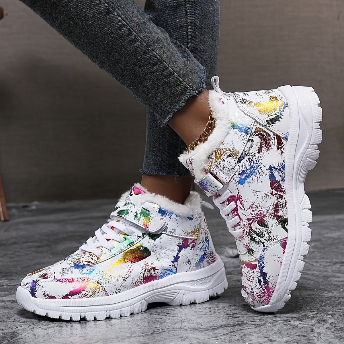 Botas de neve de inverno de pelúcia para mulheres - Salto médio acolchoado e grosso, bico redondo e fecho, padrão floral vibrante, forro de lã quente, perfeitas para ocasiões casuais e formais, botas de neve para mulheres, calçado formal, calçado com padrão decorativo, sola de EVA durável