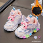 Tênis Brilhantes com Asas Iluminadas para Meninas - Fivelas Giratórias e Solas Luminosas - Sapatos de Inverno Baixos e Quentes Rosa/Branco, PU, para Corrida ao Ar Livre, Presentes de Natal ('Botas Mágicas para Caminhar')