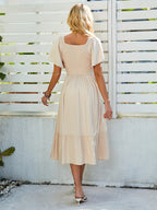 Vestido Midi Elegante Feminino em Bege com Decote V, Cintura Smock e Barra Ruffle - Modelo A-Line de Manga Curta, Poliéster Leve (Sem Elasticidade), Lavável na Máquina para Convidados de Casamento, Looks Profissionais ou Primavera, Verão/Outono - Tecido Sob Medida