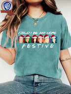 Camiseta de Natal para Amigas Mulheres, Impressão de Personagem de Desenho Animado de Chapéu de Natal, Estilo Clássico de Filme dos Anos 90 da Warner Bros., Estilo Retro Versátil para Férias e Viagens, Disponível em Múltiplas Cores S-XXL, Item de Presente para Dia do Professor, Camiseta de Professor para Mulheres, Camiseta de Professor Azul Royalty, Camiseta de Professor para Mulheres, Camiseta Engraçada de Amizade para Mulheres, Série de TV de Amizade, Artigo de Série de Amizade para Mulheres
