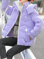 Jaqueta com Capuz de Inverno Feminina - Elegante Casaco Bege e Branco com Zíper e Design de Coração, Roupa Externa Quente de Poliéster para Looks Casuais ou Chiques, Jaqueta de Inverno