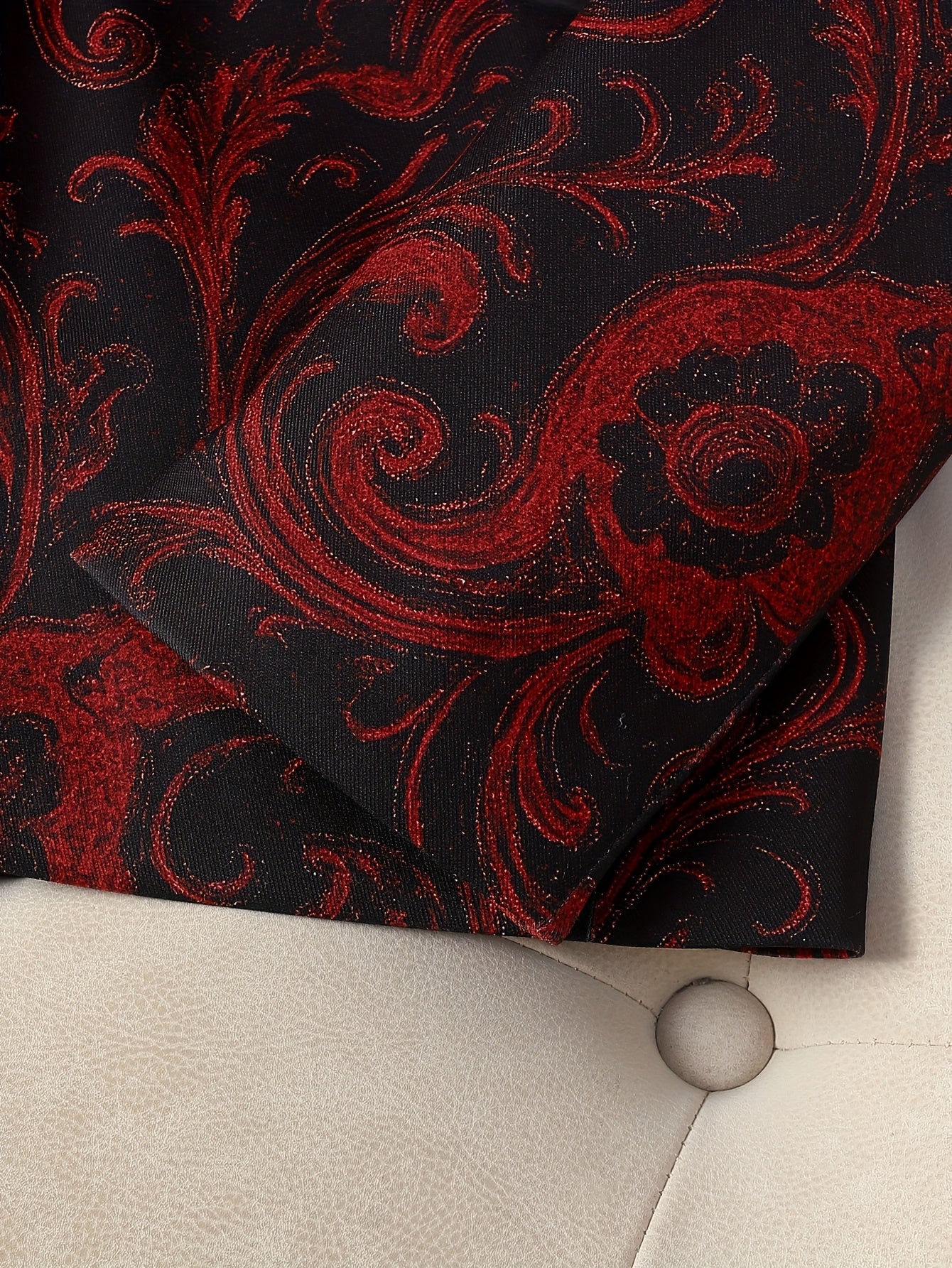 Blazer de Seda com Estampa Paisley Vermelha e Preta Elegante para Mulheres - Manga Comprida, Fechamento Simples com Lapela Entalhada, Jaqueta Versátil para Todas as Estações, Vestuário Formal, Estilo Sophisticado, Tecido de Alta Qualidade