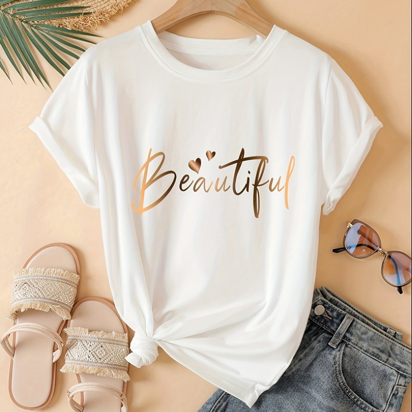 Chic Heart Print Women's T-Shirt - Effortless Elegance