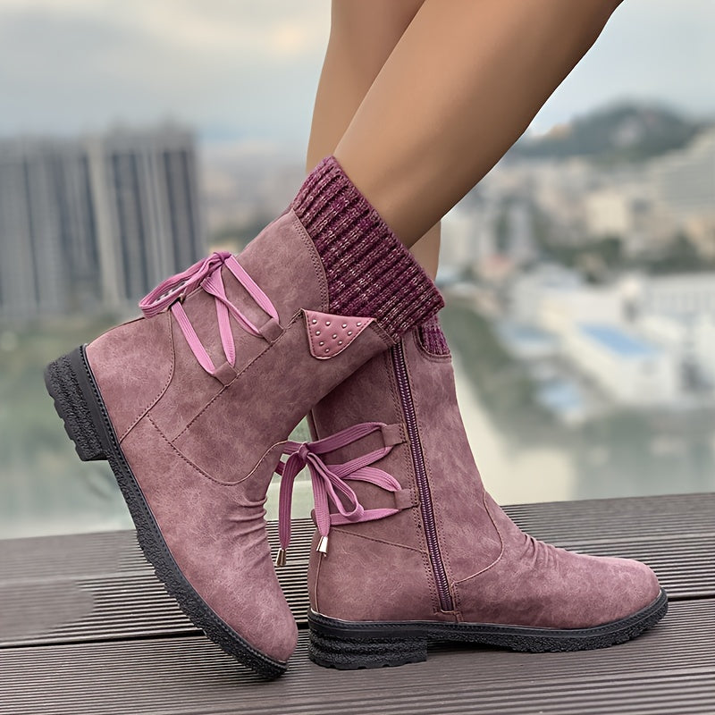 Botas Vintage Clássicas e Elegantes de Cano Médio. Design de Cano Elástico com Ajuste de Cadarço para Tamanhos Plus Size. Disponíveis em Várias Cores: Cinza, Preto, Caqui, Azul, Roxo. Botas de Cano Curto com Bico Redondo para o Outono, um Presente Adorável para Mulheres. Leves e Confortáveis para o