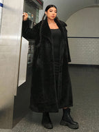 Casaco de pelo falso de cor sólida de tamanho grande, elegante casaco comprido com gola de lapela e mangas compridas para o outono e inverno, roupa de tamanho grande para mulher