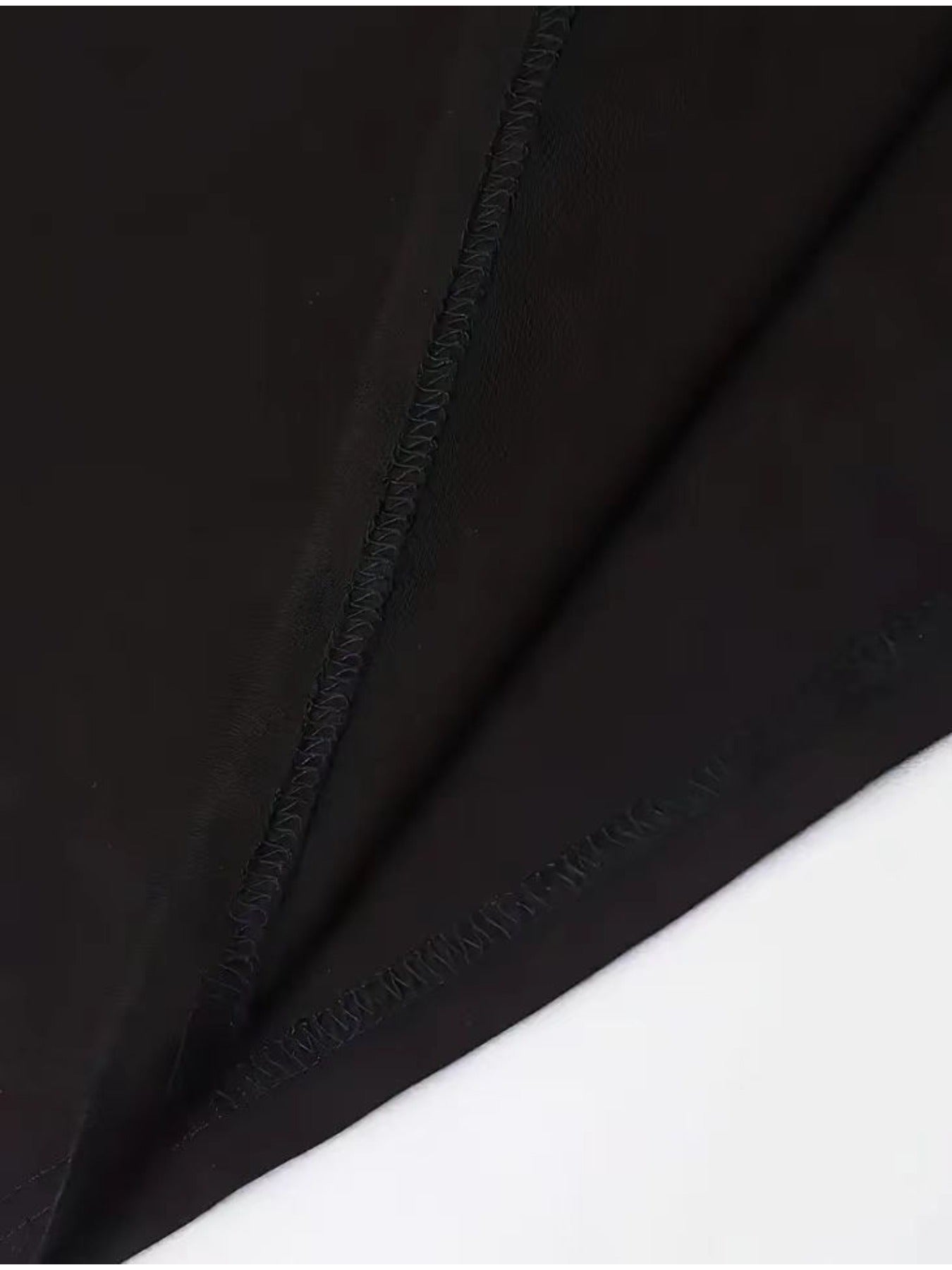 Camiseta Gráfica Inspirada no Episódio Central Perk da Série Friends - Personagens e Frases Icônicas, Manga Longa com Gola Redonda Macia, Lavagem à Máquina, Íntegra para Fãs de "Friends" (Design do Logo WB) - Camiseta Pop Culture das Séries TV com Expressões Cultuadas, Tecido Opaco, Uso em Todos os Meses, Estilo Completo, Ideal Para Admiradores Da Aclamada Produção