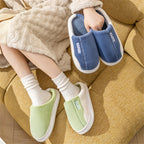 Chinelos de Inverno Bordados e Aconchegantes para Mulheres - Sola Macia, Sapatos de Conforto Fofo para Uso Interno, Design Bicolor com Patch "Super", Ideais para Uso em Casa, Chinelos de Quarto