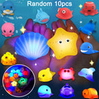 Conjunto de Brinquedos de Banho Flutuantes e Luminosos de 1/3/5/7/10 unidades | Brinquedos Educativos Coloridos Aleatórios para Crianças, Presente Perfeito de Aniversário, Natal, Páscoa, Material de PVC, Bateria de Botão Não Recarregável, Diversão na Banheira e na Duche