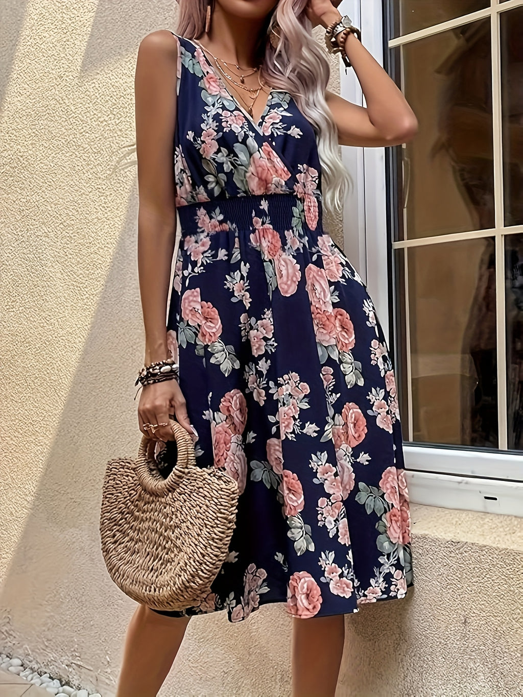 Vestido Feminino Elegante Decote em V Curto a Médio Comprimento A-Line - Sem Mangas, Cintura Smock, Estampa Floral Vermelho e Verde, Lavável à Máquina, Primavera Verão, Convidada de Casamento, Festa, Vestido Semi-Transparente para Mulheres