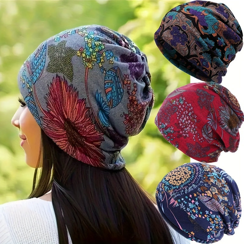 Conjunto de 4 Gorros de Boêmia Estilo para Mulheres com Padrões Florais - um Lenço de Cabeça Confortável e Leve Adequado para Outono e Inverno, Esticado Ouf para Uso em Quimioterapia, Somente Lavagem à Mão, com Designes de Penas Brilhantes e Florais em Cinza, Vermelho, Azul e Preto, Oferecendo Chapéus Confortáveis.