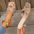 Sandálias femininas de salto alto com design plissado, sapatos modernos de bico quadrado, saltos estilosos