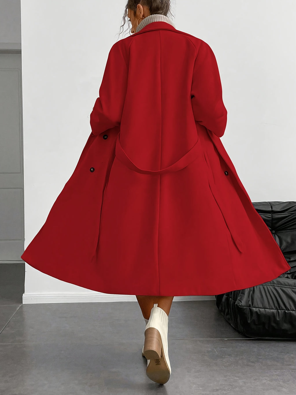 Casaco Comprido de Dupla Cartela Feminino com Cinto - Tweed Bege, Bainha Assimétrica, Mangas Compridas, Bolsos, Corte Regular para Outono/Inverno, Roupa Exterior de Inverno | Casaco com Cinto | Design Estruturado