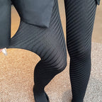 Meias-calças Femininas Estilo Japonês com Listras Inclinadas - Design Gradiente Ajustável Grosso e Fino, Preto e Cinza Carvão, Versáteis para Looks Casuais e Especiais, Leggings Modernas e Confortáveis