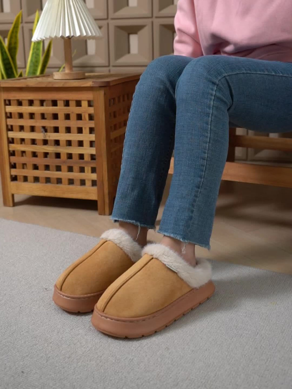Chinelos Elegantes de Pelúcia para Mulher - Solas Macias e Quentes em EVA Acolchoada e Espessa com Forro de Pelúcia, Antiderrapantes e Confortáveis para Praia no Verão, Sapatos de Casa para Interior/Exterior em Todas as Estações em Cores Pastel e Neutras (Rosa, ) - Material EVA Durável e Fácil de Limpar