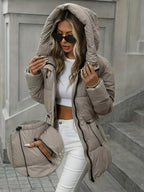 Coleção Outono/Inverno 2025: Casaco Puffer de Comprimento Médio Acolchoado, Jaqueta com Capuz Quente e Estilo Casual Moderno, Cinto Ajustável, Fechamento com Zíper, Ideal para o Dia a Dia e Atividades ao Ar Livre