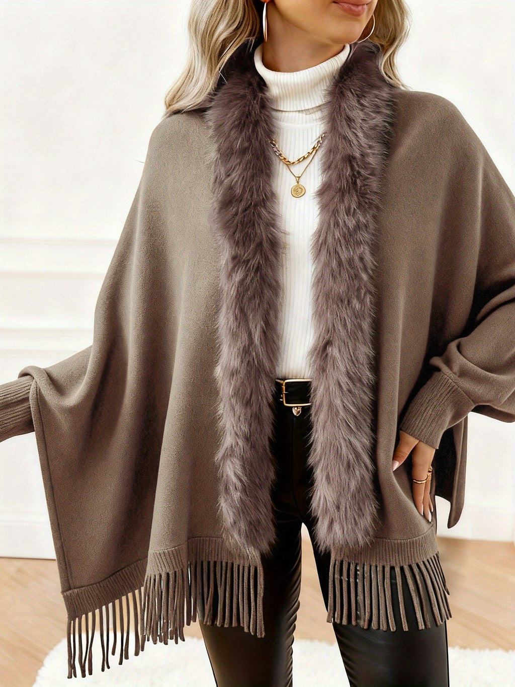 1pc Casaco Cardigan Poncho de Mulher com Gola de Pelo Sintético e Mangas Morcego | Cor Sólida com Borlas, Acabamento de Pelo Fofinho, Estilo Europeu Elegante, Casaco de Camisola Quente para Outono/Inverno, 70% Acrílico 30%, Lavar à Mão, Ideal para Deslocações e Uso Doméstico