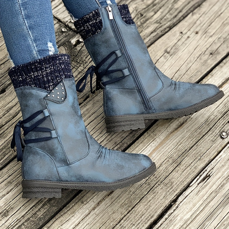 Botas Vintage Clássicas e Elegantes de Cano Médio. Design de Cano Elástico com Ajuste de Cadarço para Tamanhos Plus Size. Disponíveis em Várias Cores: Cinza, Preto, Caqui, Azul, Roxo. Botas de Cano Curto com Bico Redondo para o Outono, um Presente Adorável para Mulheres. Leves e Confortáveis para o