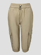 Shorts Cargo Plus Size Femininos - 100% Poliéster, Cintura com Cordão, Ajuste Solto e Comprimento Médio, Múltiplos Bolsos, Lavável na Máquina para Primavera/Verão/Outono, Viagens e Lazer, Essenciais de Férias